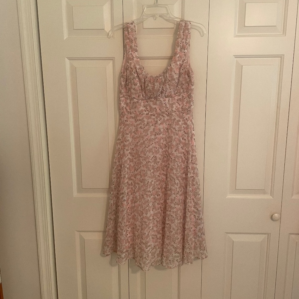Peach/tan/cream dress